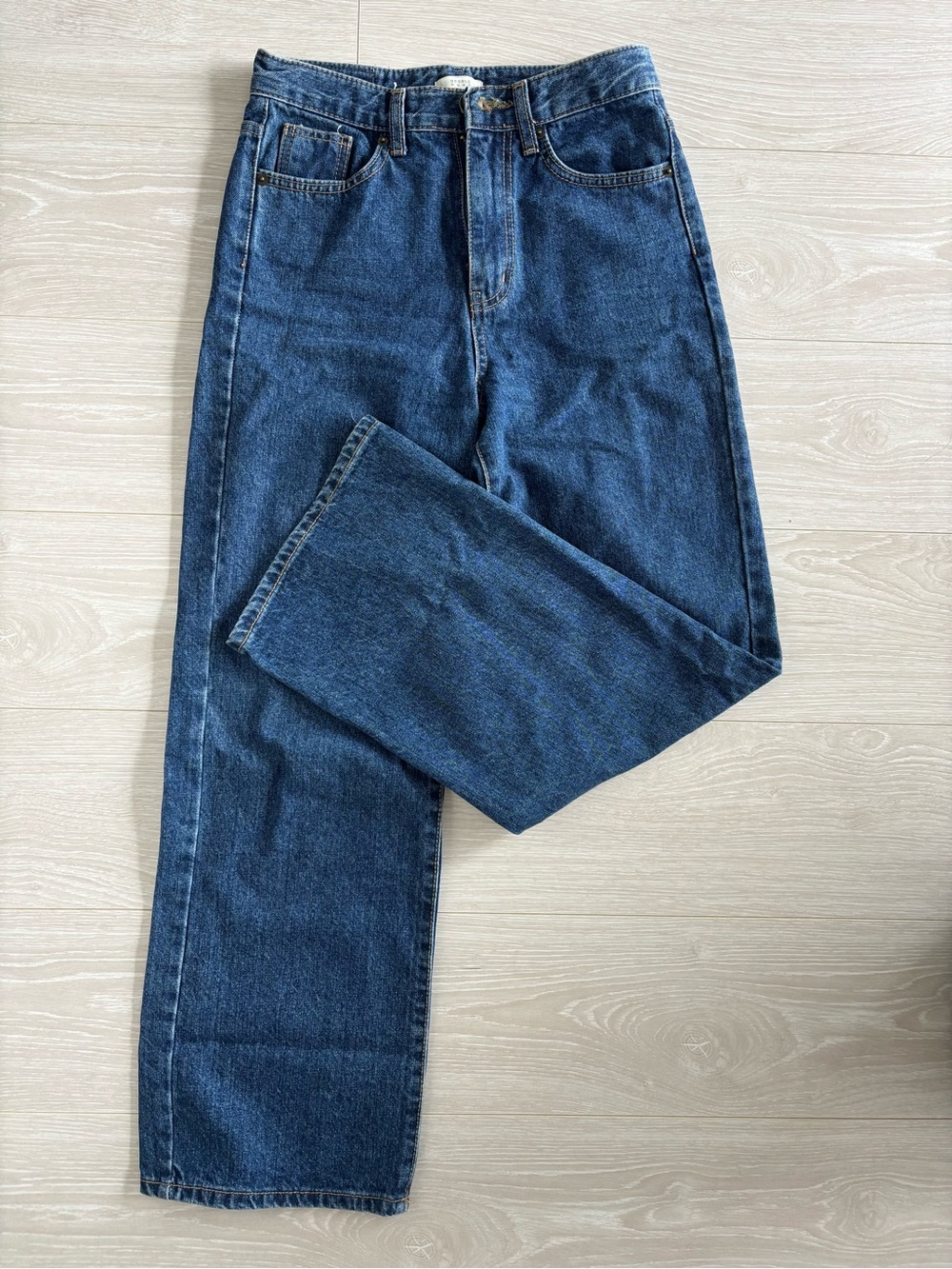 Women’s Straight-Leg Jeans in Dark Blue